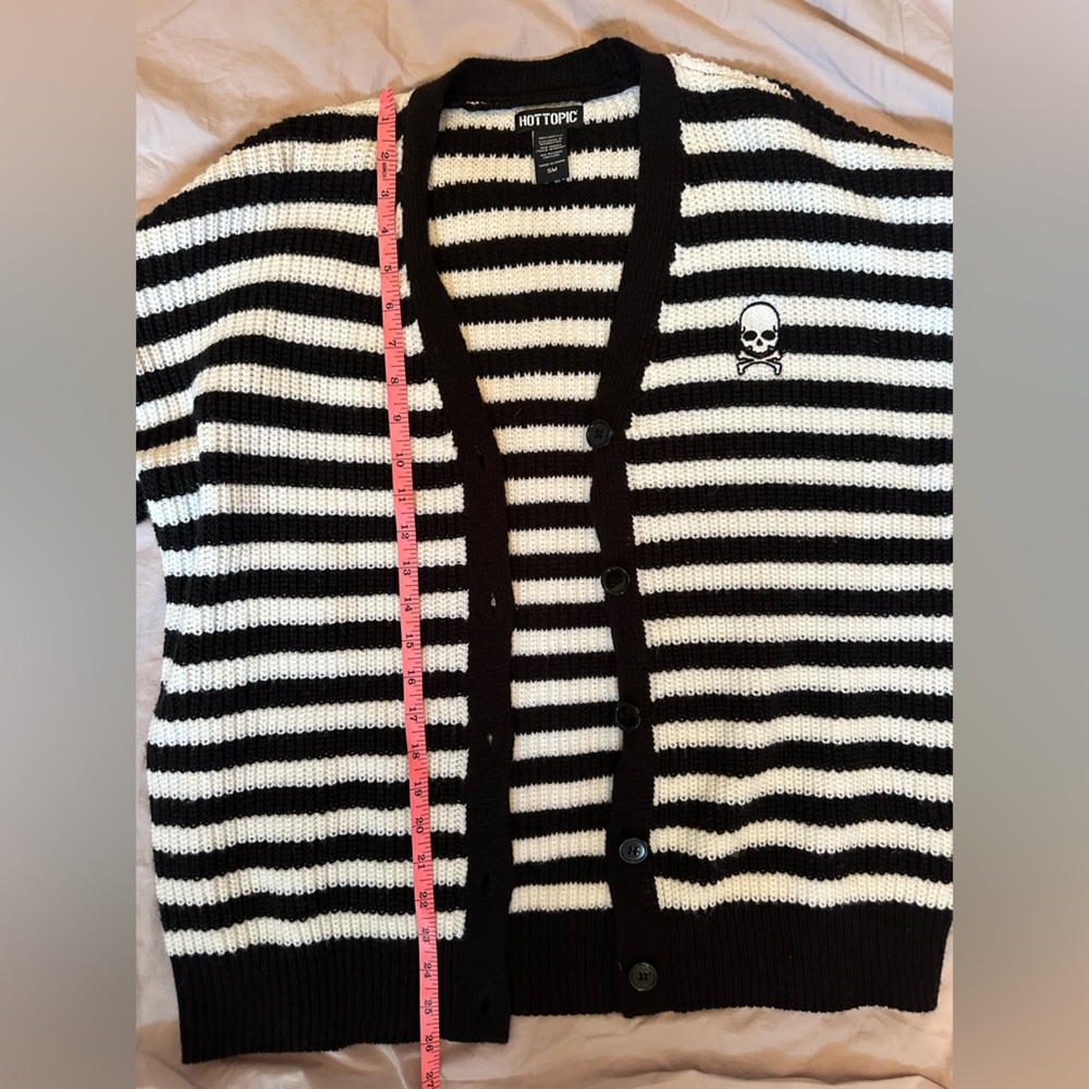 Hot Topic Black and White Striped Cardigan - Picture 4 of 4